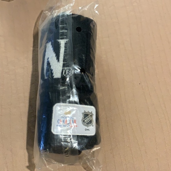 Molson Canadian promo Winter hat toque with Pom Pom & Toronto maple leafs patch - Picture 8 of 17